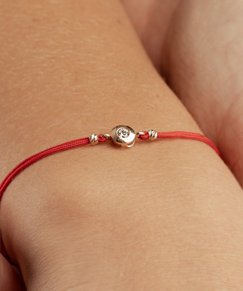 Raudono Siūlo Apyrankė Su Auksiniu cirkonio Pakabuku