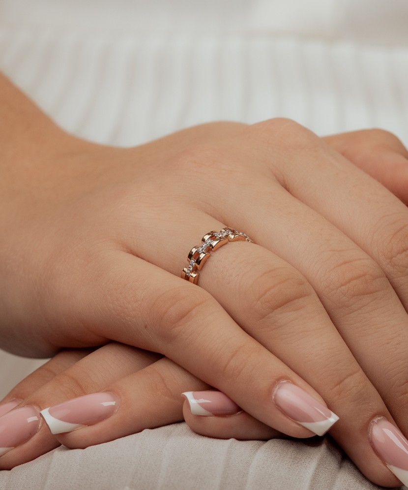 Auksinis žiedas su cirkoniais