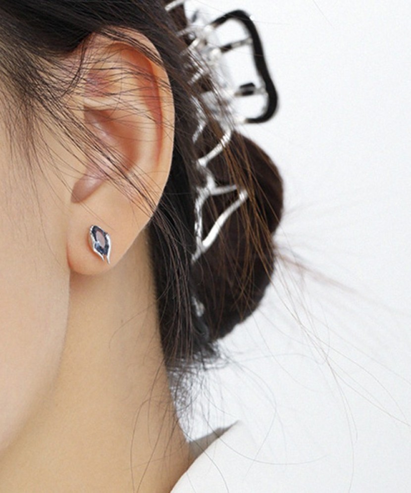 Sidabriniai auskarai su cirkoniais