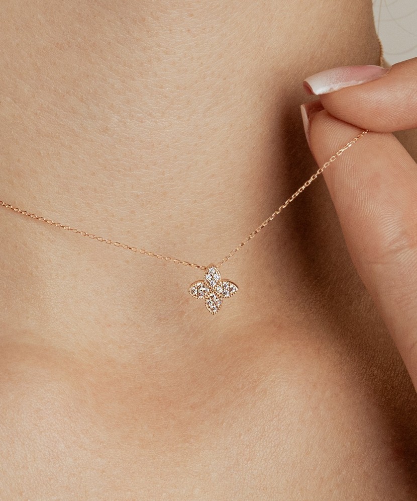 Auksinė grandinėlė su cirkonio pakabuku