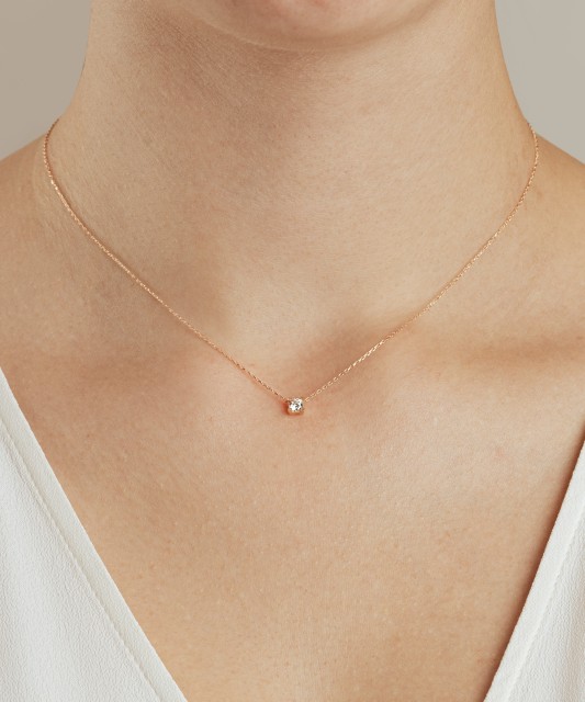 Auksinė grandinėlė su cirkonio pakabuku