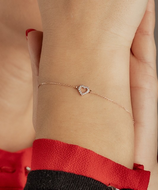 Auksinė apyrankė su deimantais "Širdelė"