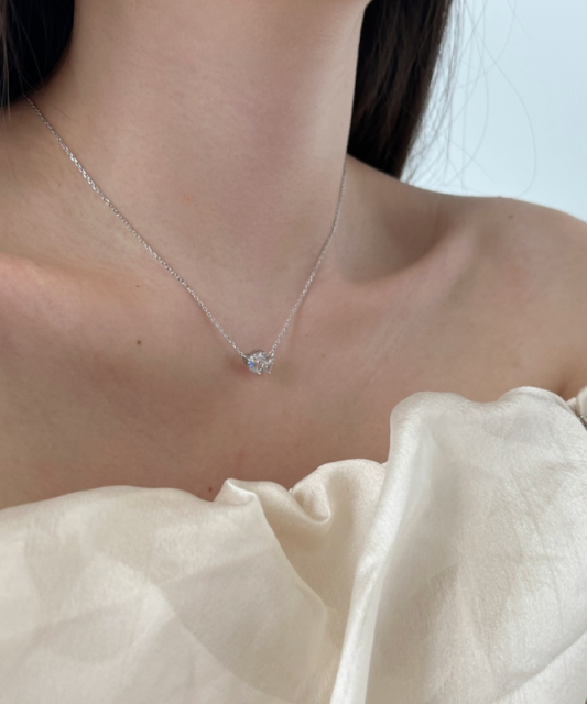 Sidabrinė grandinėlė su cirkonio pakabuku