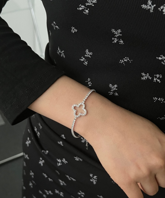 Sidabrinė apyrankė su cirkoniais