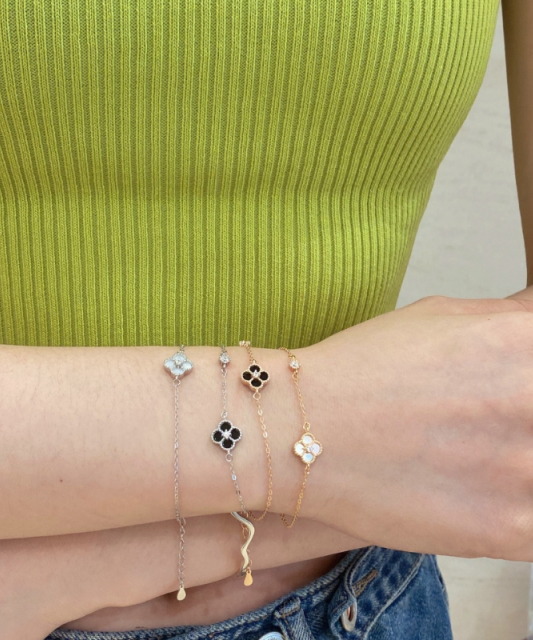 Sidabrinė apyrankė su cirkoniu ir perlamutru