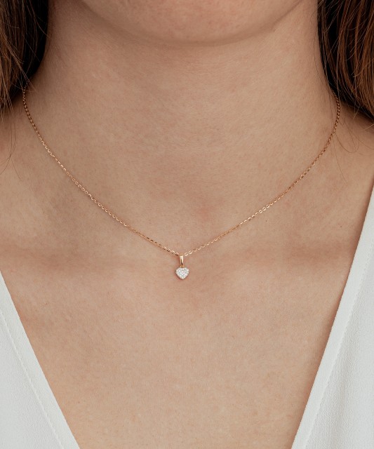 Geltono aukso pakabukas su deimantais "Širdelė"