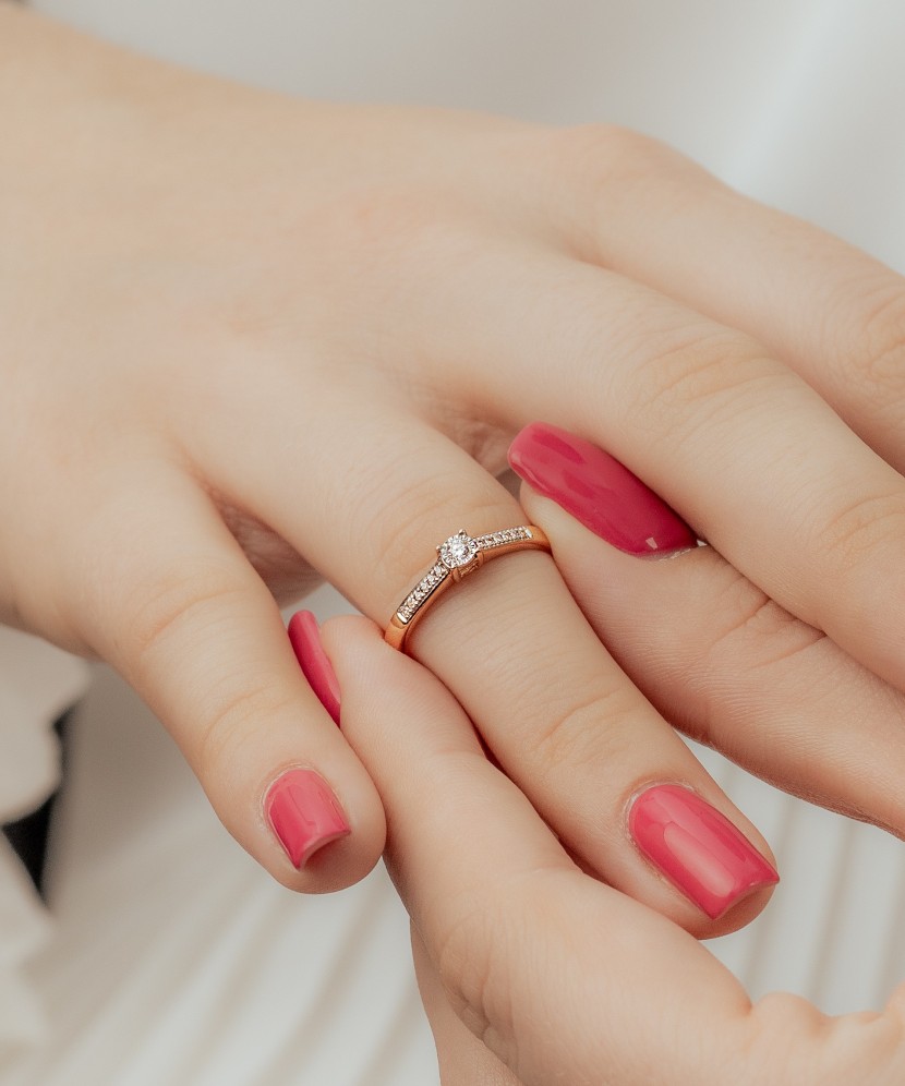 Geltono aukso žiedas su deimantais  - Goldinga