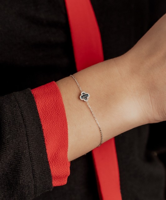 Balto aukso apyrankė su deimantais ir London topazu