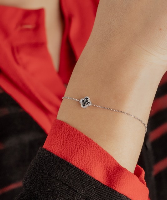 Balto aukso apyrankė su deimantais ir London topazu