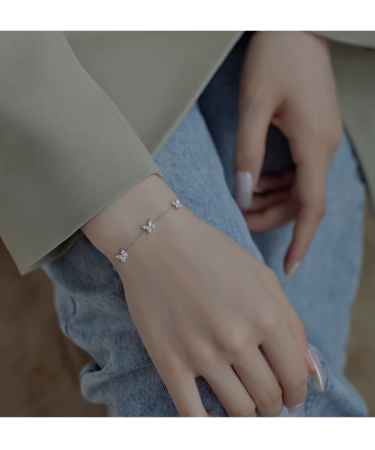 Sidabrinė apyrankė su cirkoniais