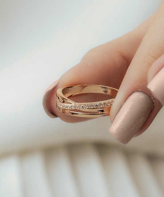 Auksinis žiedas su cirkoniais