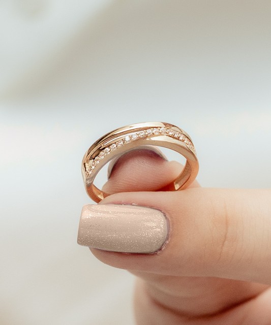 Auksinis žiedas su cirkoniais