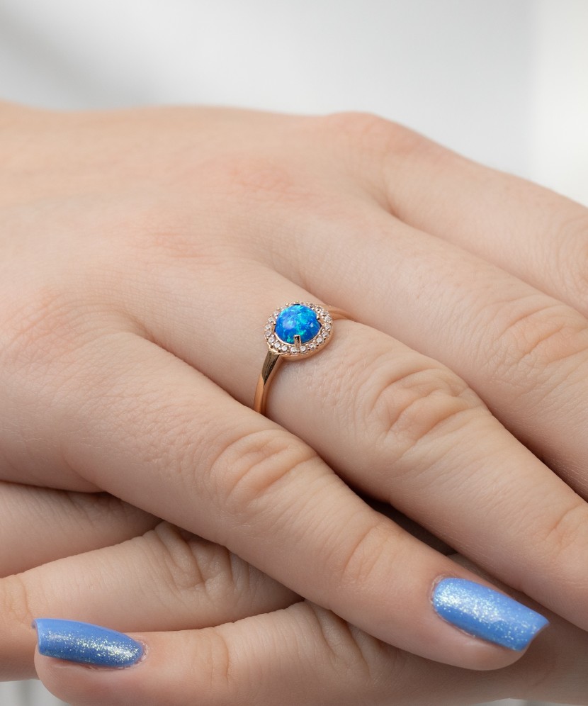 Auksinis žiedas su opalu ir cirkoniais