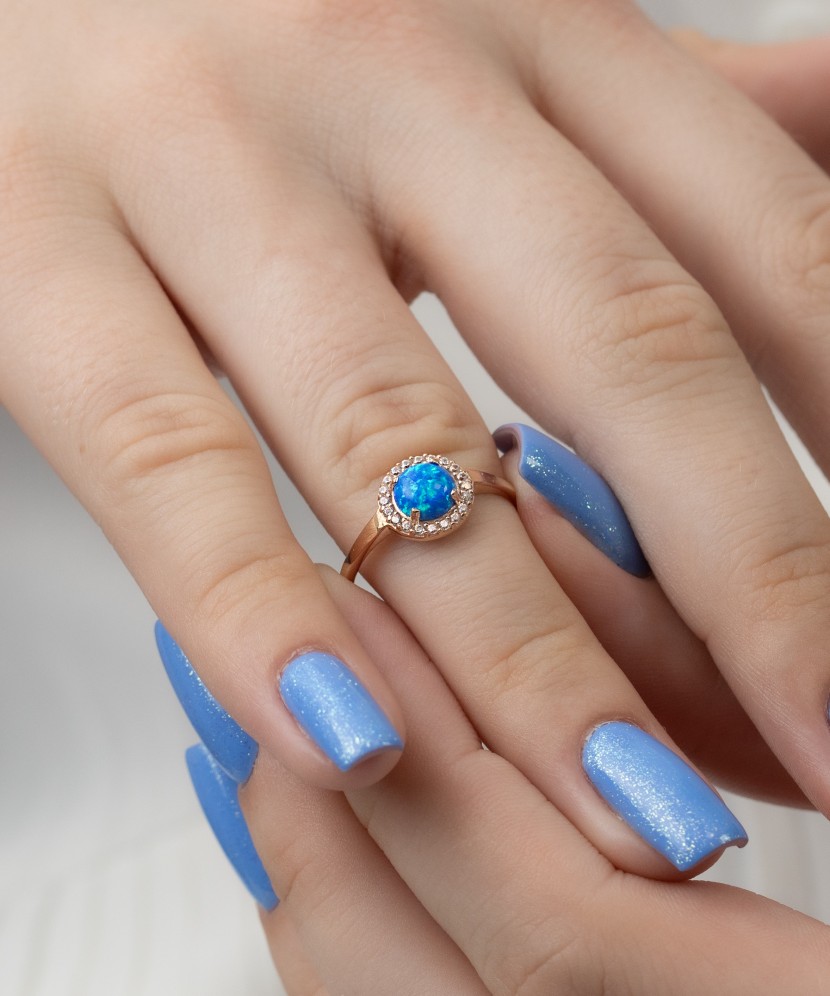 Auksinis žiedas su opalu ir cirkoniais