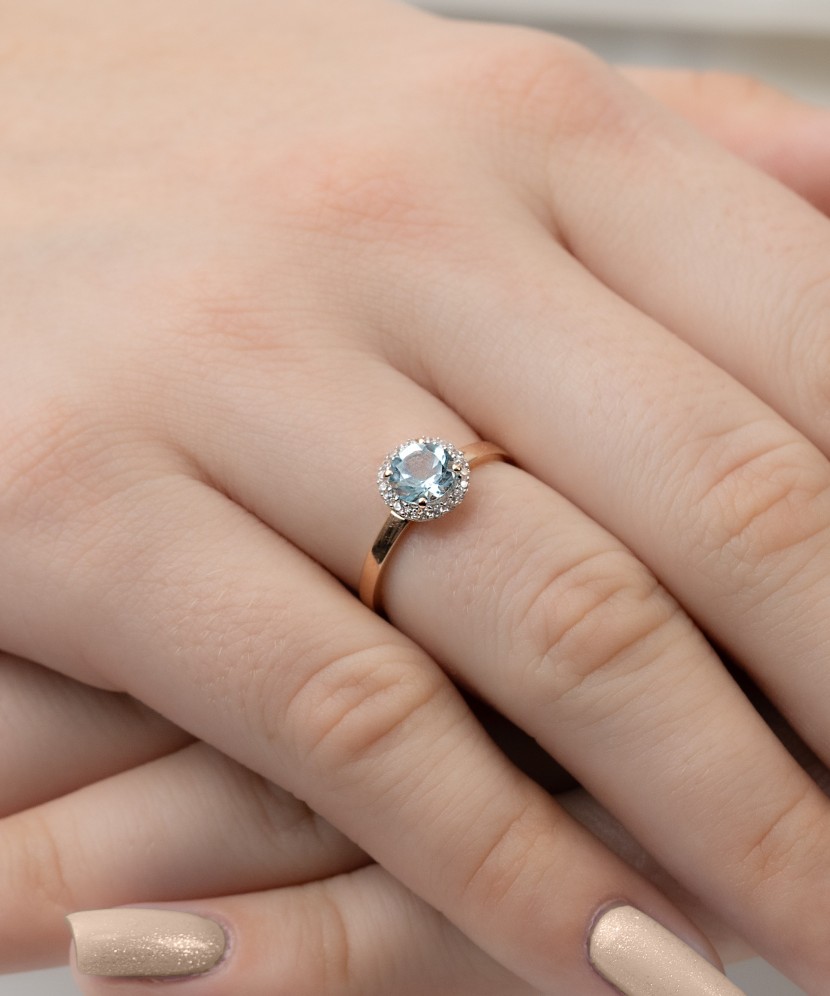 Auksinis žiedas su cirkoniais