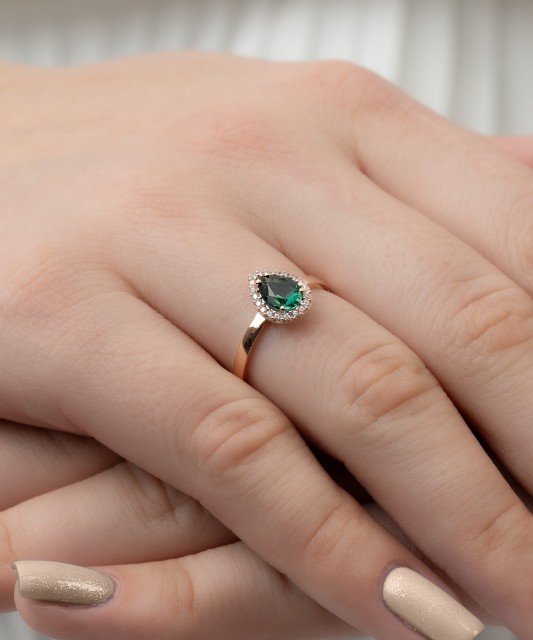 Auksinis žiedas su cirkoniais