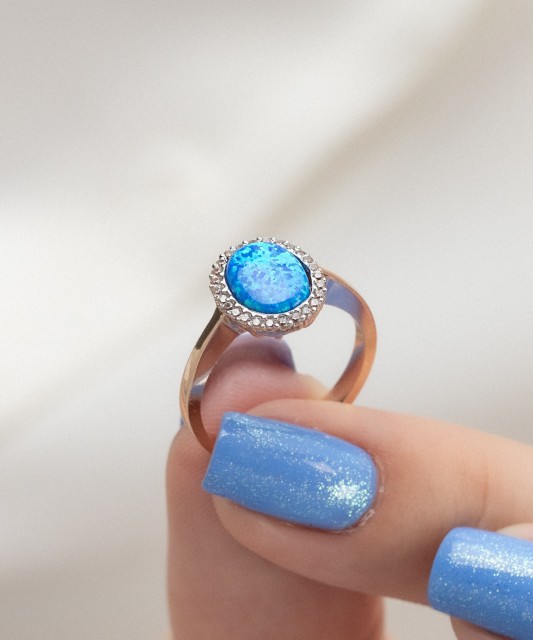 Auksinis žiedas su opalu ir cirkoniais