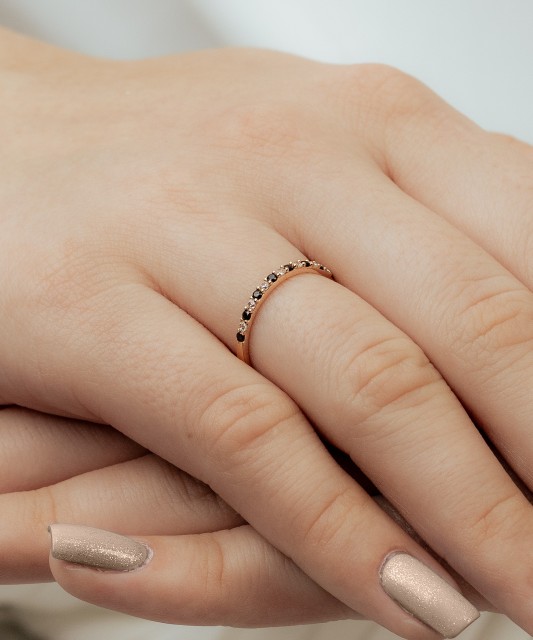 Auksinis žiedas su cirkoniais