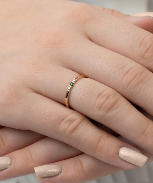 Auksinis žiedas su cirkoniais