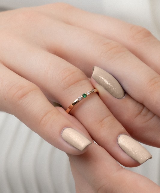 Auksinis žiedas su cirkoniais