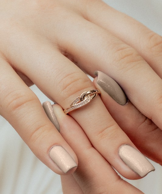 Auksinis žiedas su cirkoniais