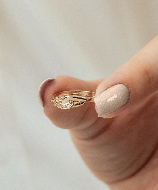 Auksinis žiedas su cirkoniais