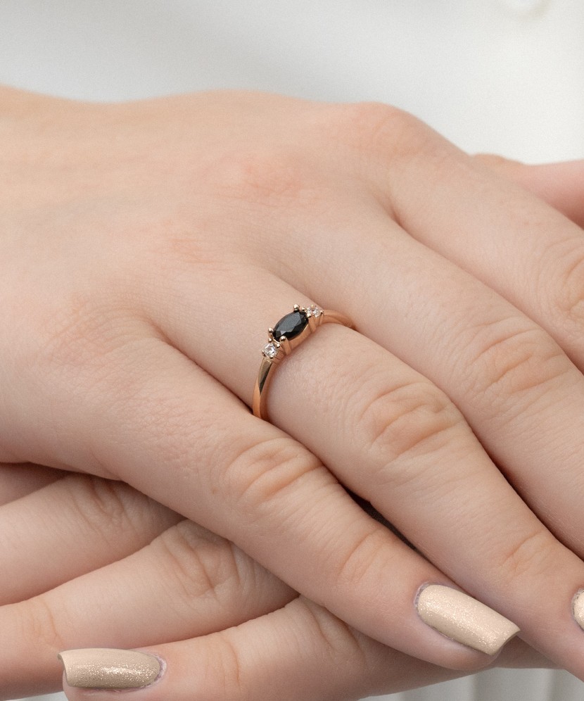 Auksinis žiedas su cirkoniais