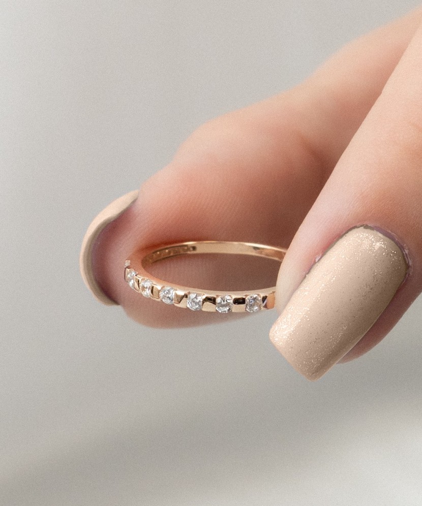 Auksinis žiedas su cirkoniais