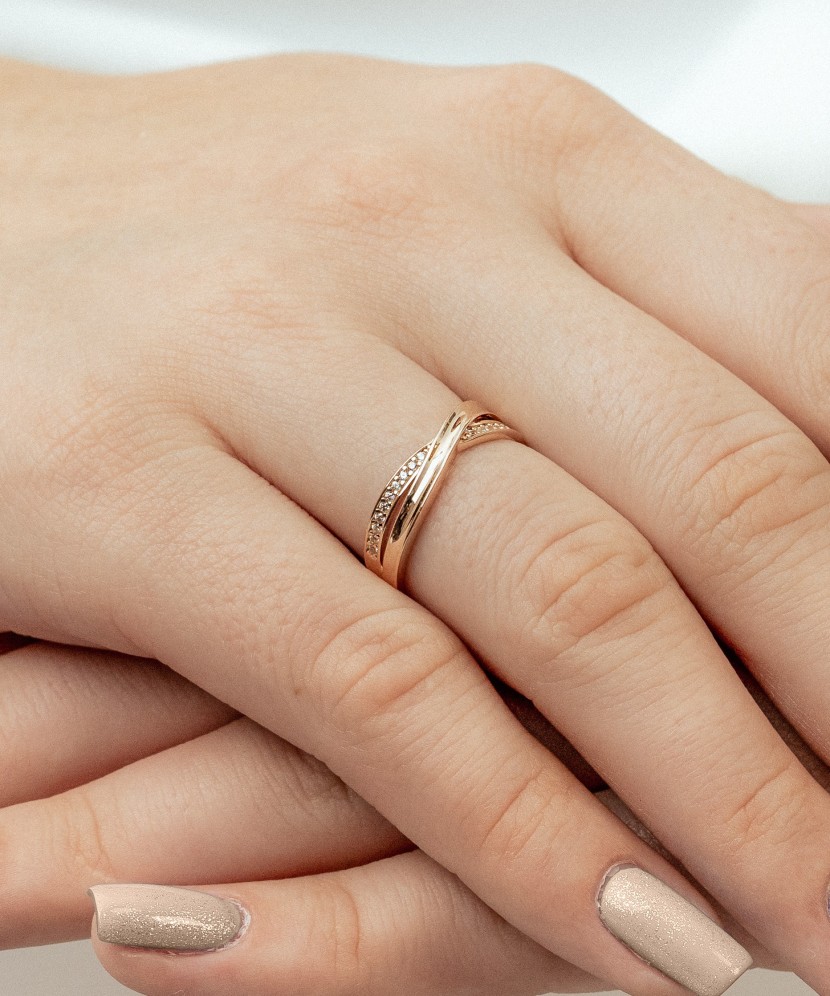 Auksinis žiedas su cirkoniais