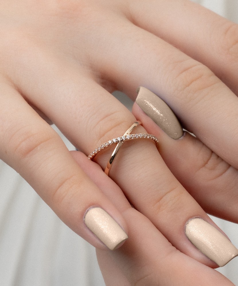 Auksinis žiedas su cirkoniais