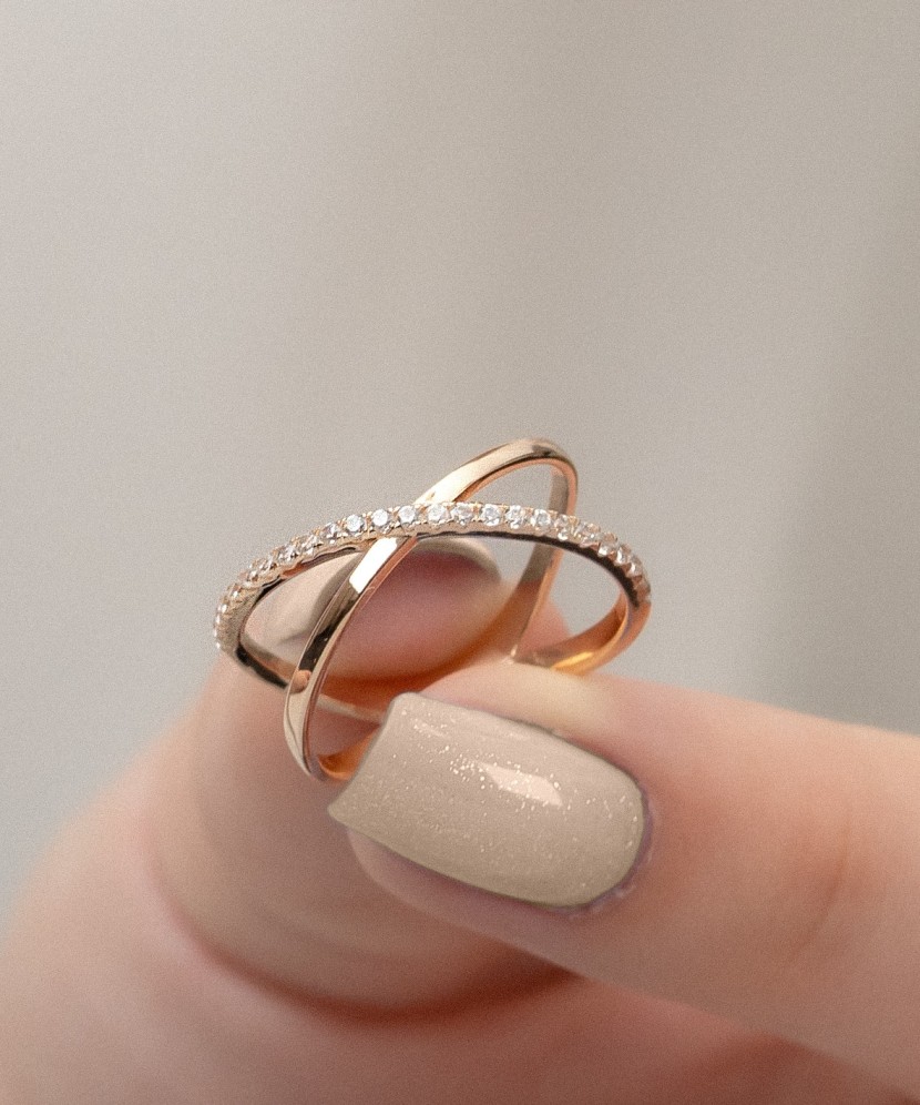 Auksinis žiedas su cirkoniais