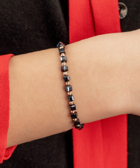 Juodo Siūlo Apyrankė Su Sidabru Ir Hematitais