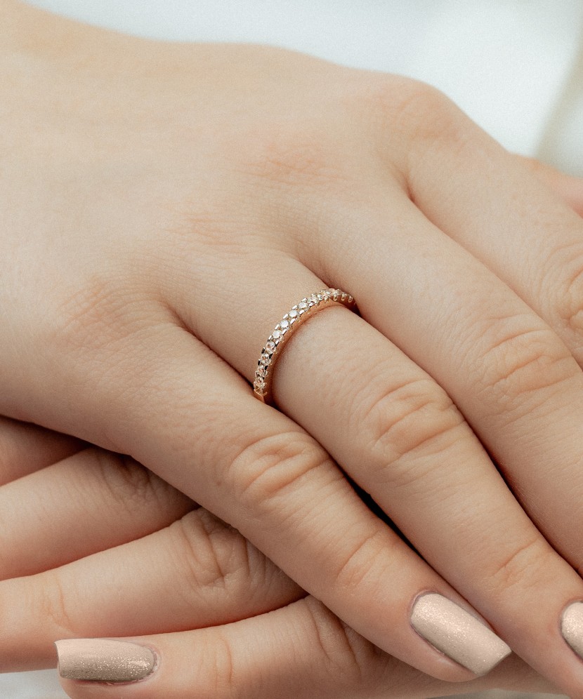 Auksinis žiedas su cirkoniais