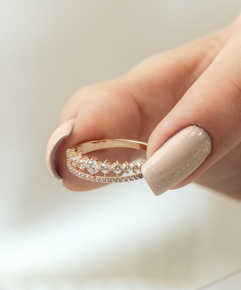 Auksinis žiedas su cirkoniais