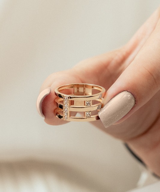 Auksinis žiedas su cirkoniais