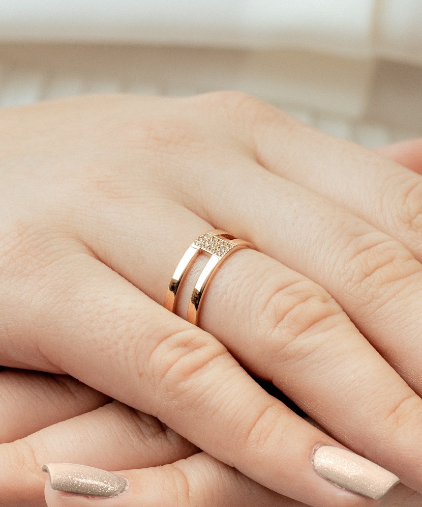 Auksinis žiedas su cirkoniais