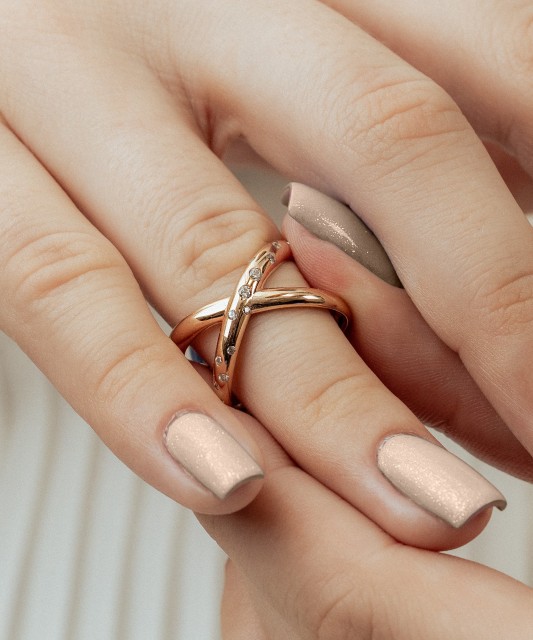 Auksinis žiedas su cirkoniais