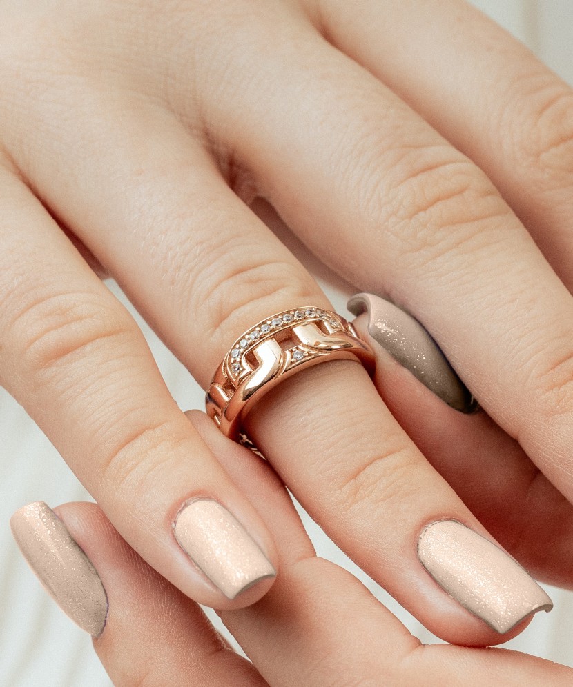 Auksinis žiedas su cirkoniais