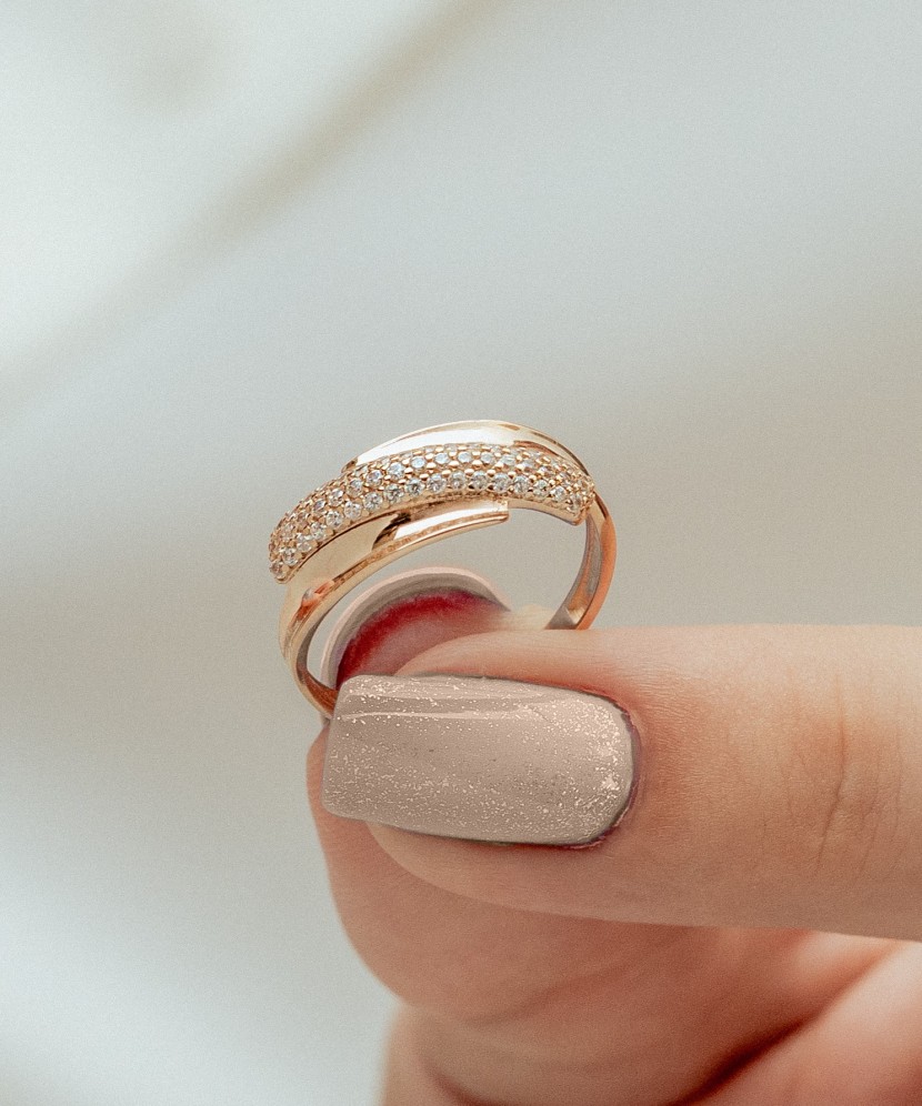 Auksinis žiedas su cirkoniais