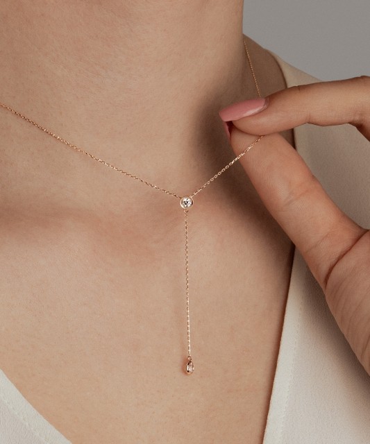 Auksinė grandinėlė su cirkonio pakabuku