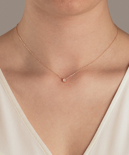 Auksinė grandinėlė su cirkonio pakabuku