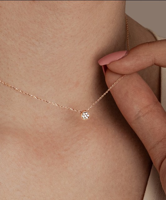 Auksinė grandinėlė su cirkonio pakabuku