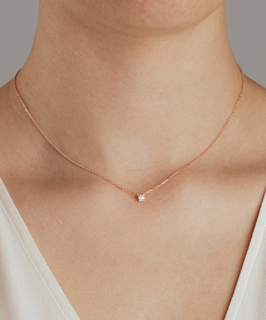 Auksinė grandinėlė su cirkonio pakabuku