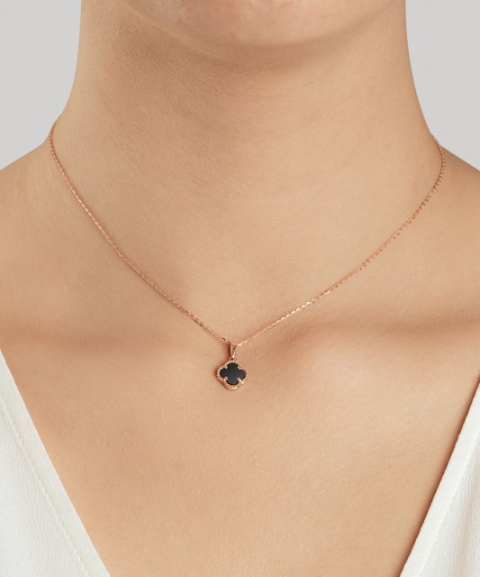 Auksinis pakabukas su oniksu