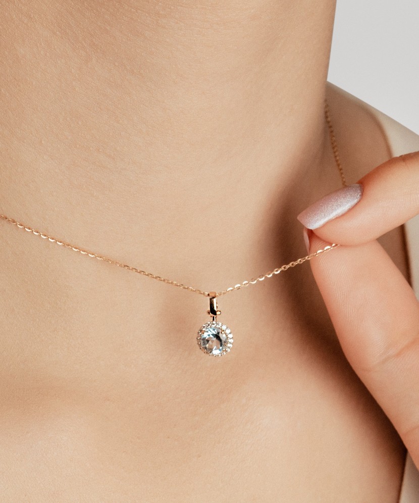 Auksinis pakabukas su cirkoniais