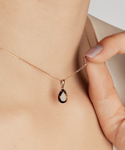 Auksinis pakabukas su dūminiu kvarcu