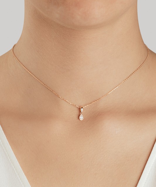 Auksinis pakabukas su cirkoniais