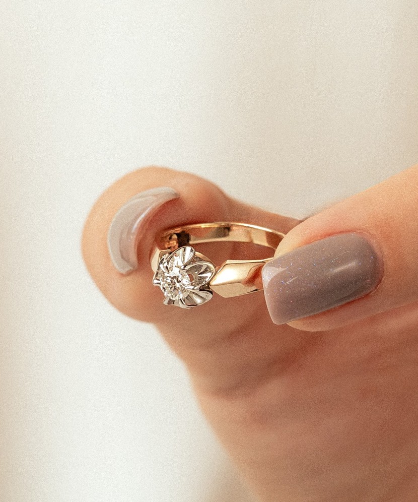 Auksinis žiedas su briliantu  - Goldinga