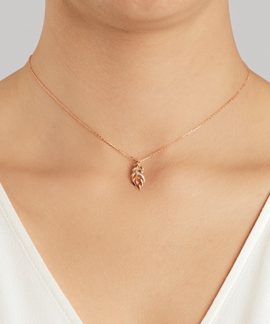 Auksinis pakabukas su deimantais