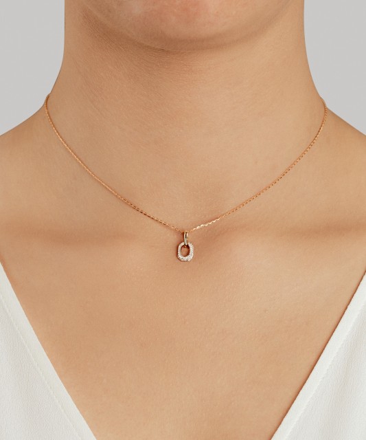 Geltono aukso pakabukas su deimantais